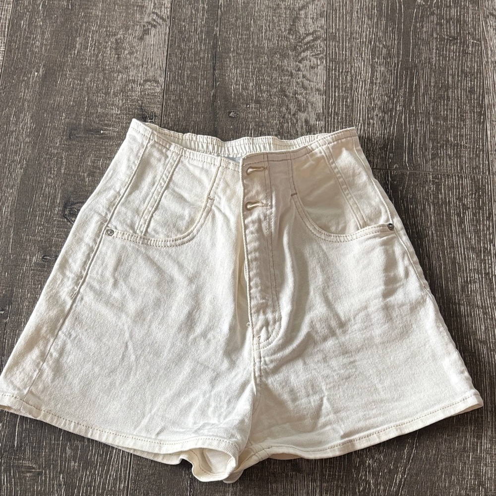 Mavi Women's High-Waisted Cream Shorts